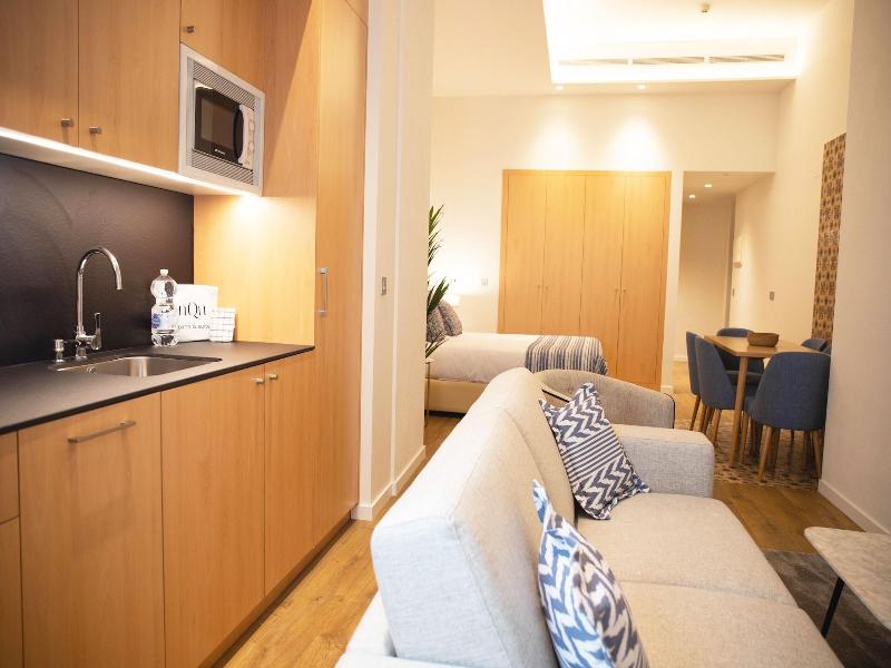 Nqn Aparts & Suites Sevilla image