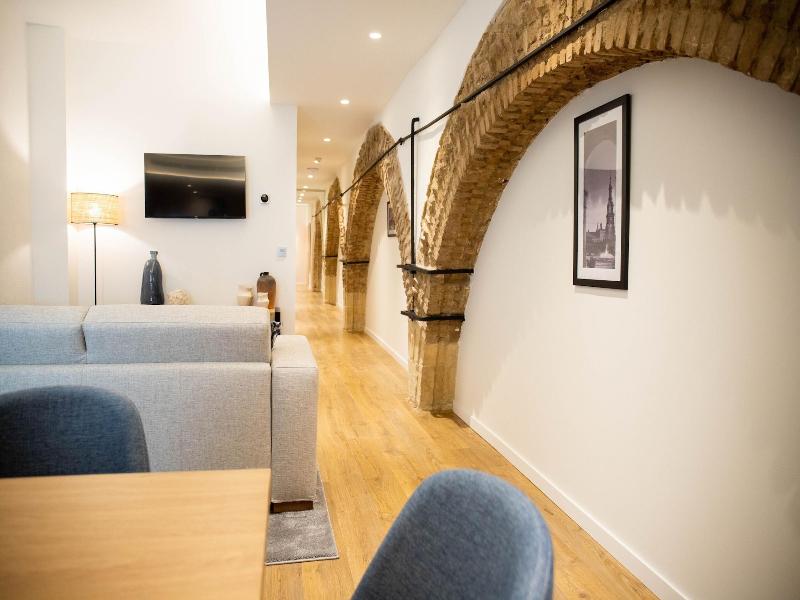 Nqn Aparts & Suites Sevilla image