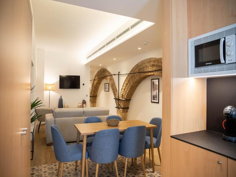 Nqn Aparts & Suites Sevilla image