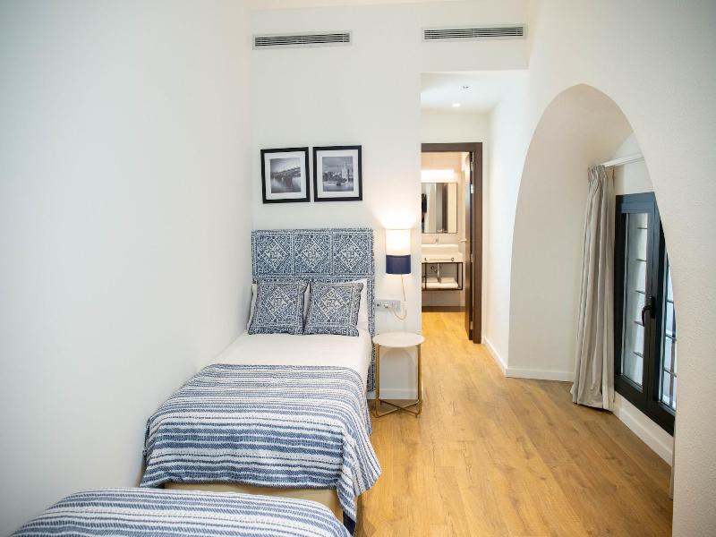 Nqn Aparts & Suites Sevilla image