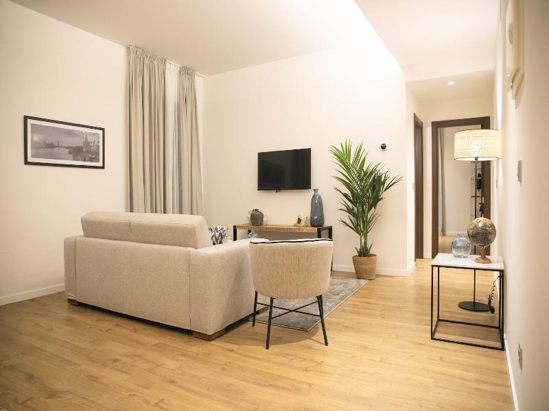 Nqn Aparts & Suites Sevilla image