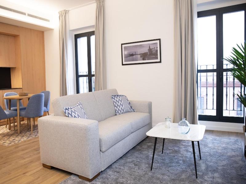 Nqn Aparts & Suites Sevilla image