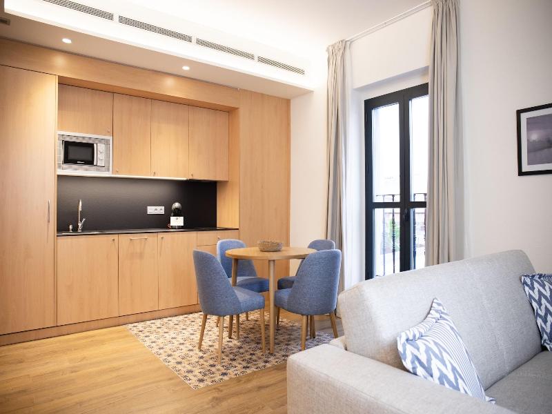 Nqn Aparts & Suites Sevilla image