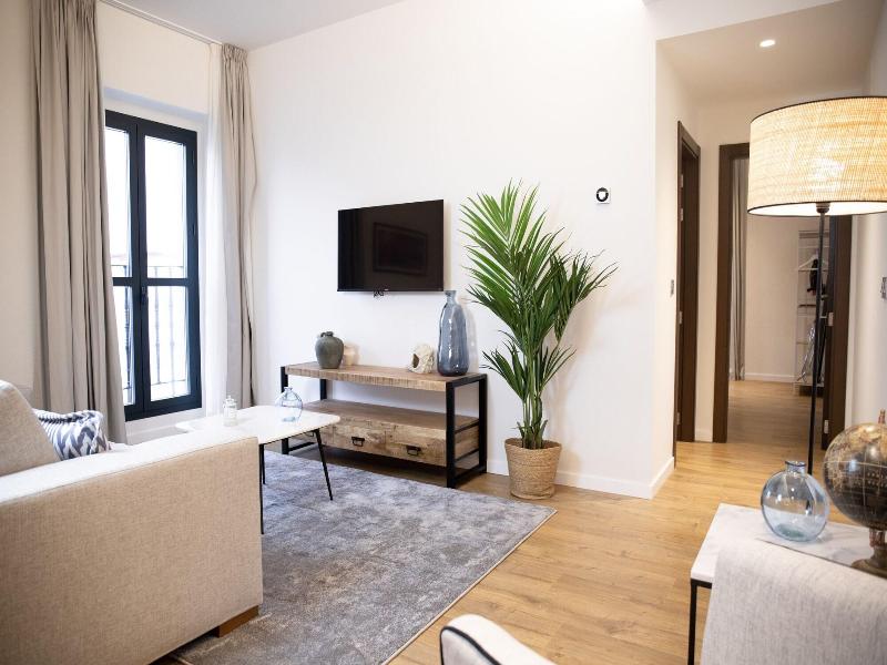 Nqn Aparts & Suites Sevilla image