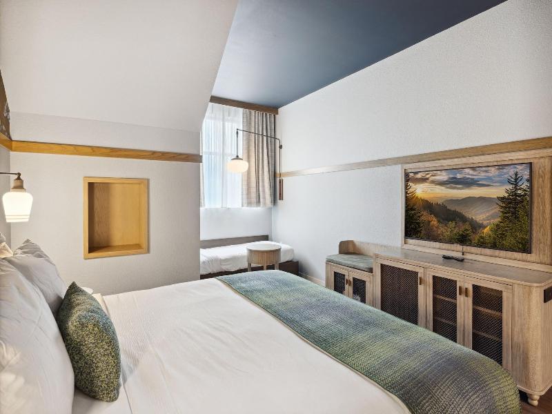 Heartsong Lodge & Resort image