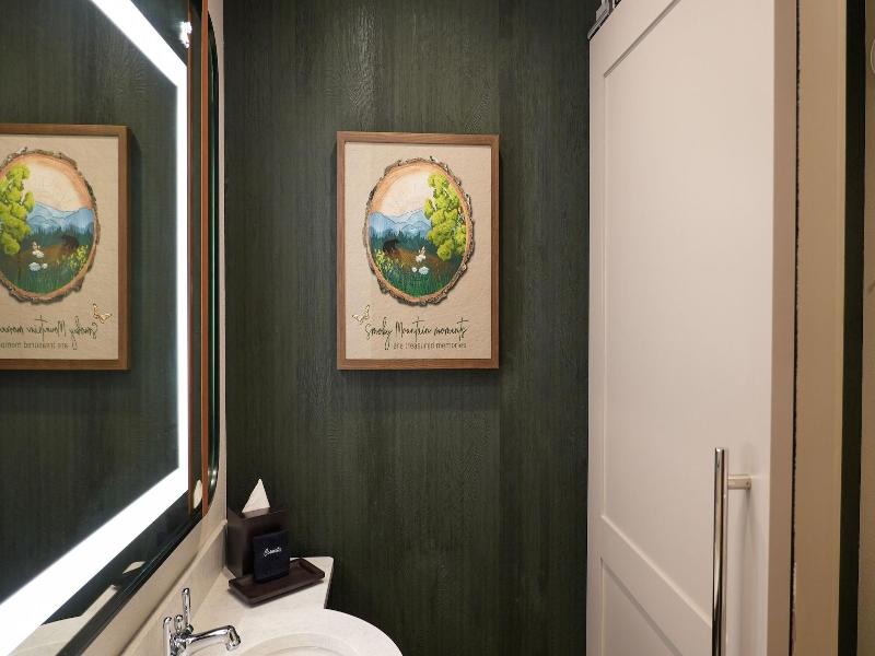 Heartsong Lodge & Resort image