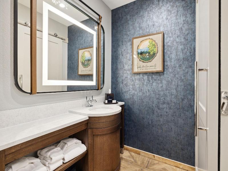 Heartsong Lodge & Resort image