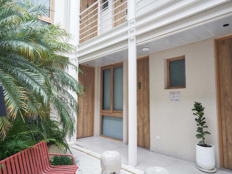 Bromelia Hotel Boutique image
