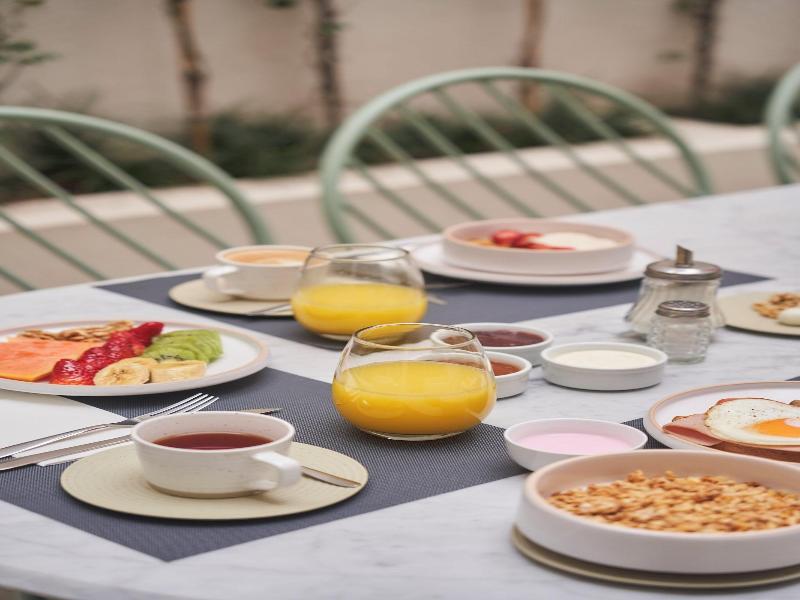 Bromelia Hotel Boutique image