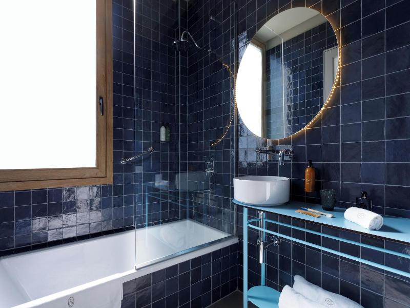Bromelia Hotel Boutique image