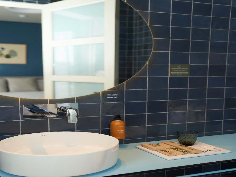 Bromelia Hotel Boutique image