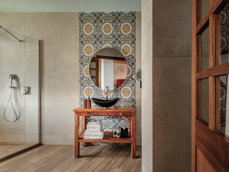 Damare Resort & Spa image