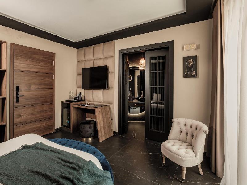 Damare Resort & Spa image