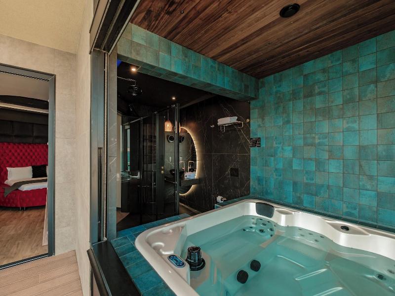 Damare Resort & Spa image