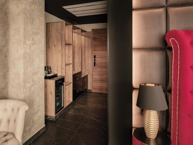 Damare Resort & Spa image