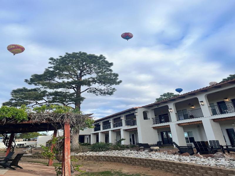 El Verde Inn — exterior view