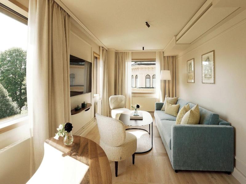 Villa Dahlia image