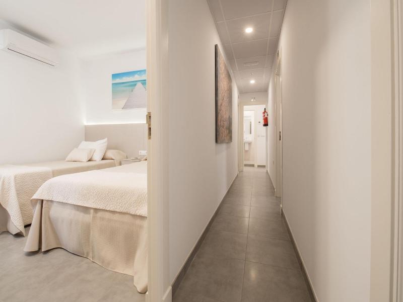 Hostal Romerito image