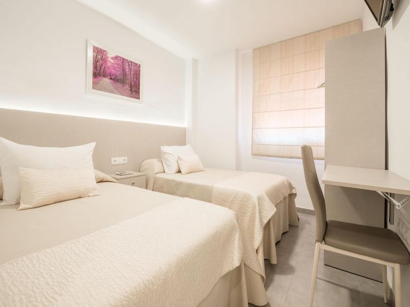 Hostal Romerito image