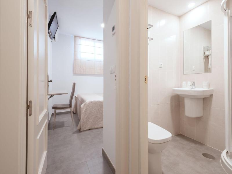 Hostal Romerito image