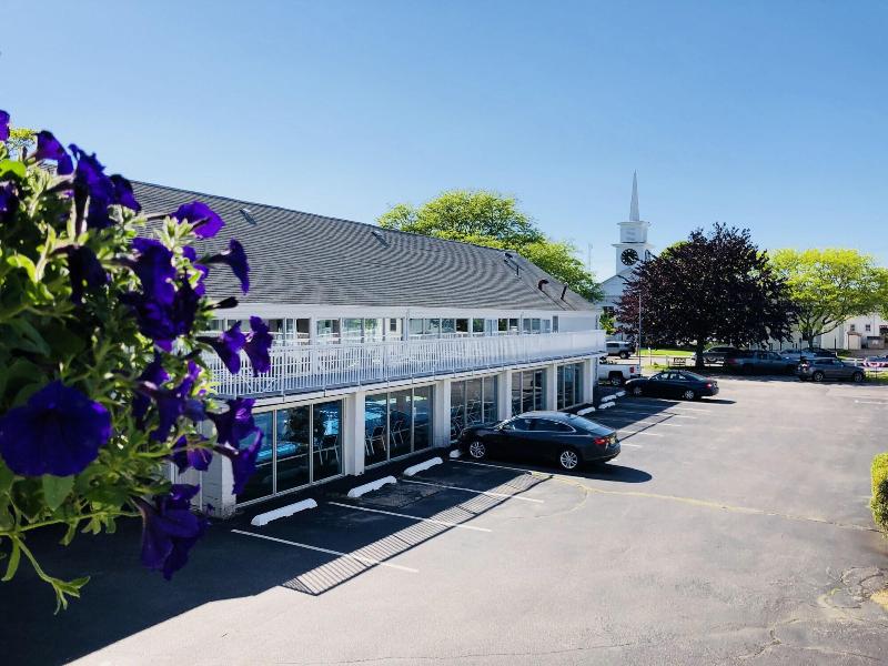 Hyannis Inn image