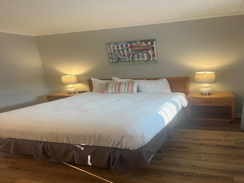 Hyannis Inn image