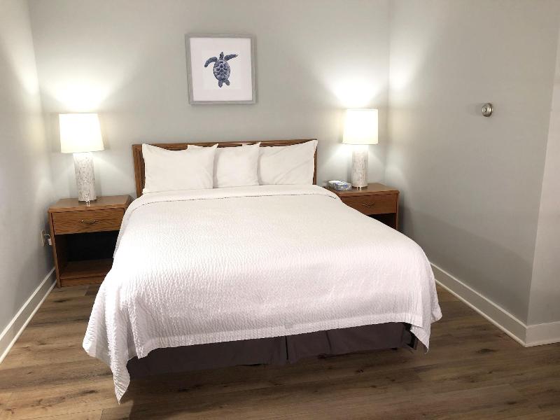 Hyannis Inn image