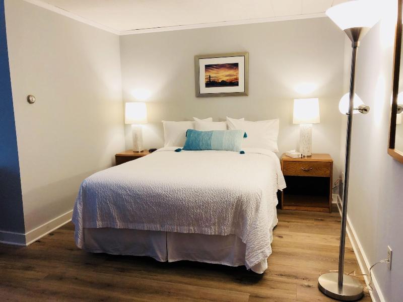Hyannis Inn image