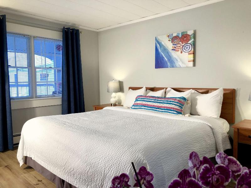 Hyannis Inn image