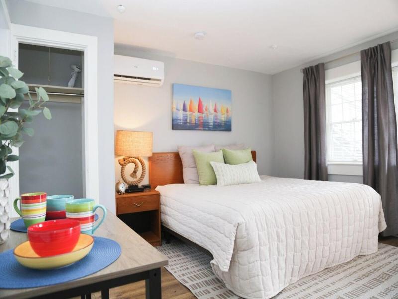 Hyannis Inn image