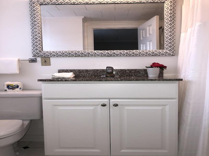 Hyannis Inn image
