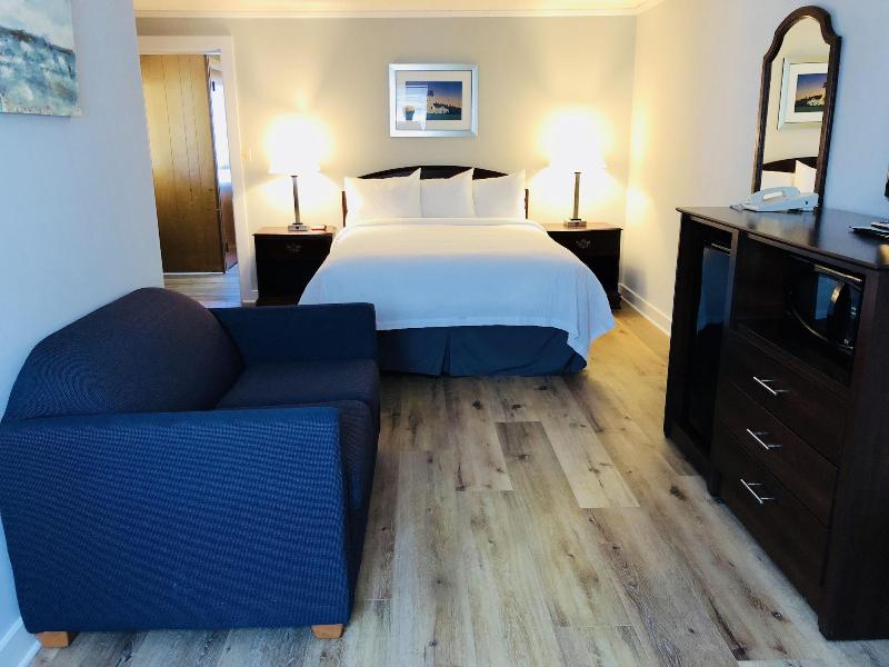 Hyannis Inn image