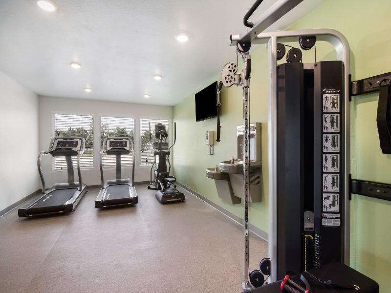 Woodspring Suites Linden image