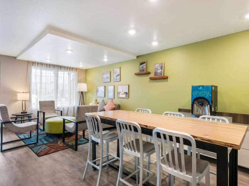 Woodspring Suites Linden image