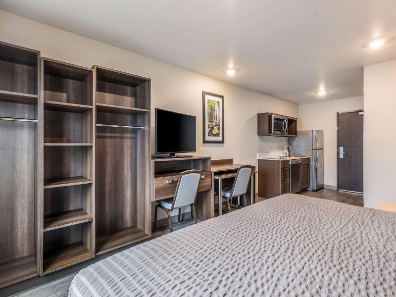 Woodspring Suites Linden image