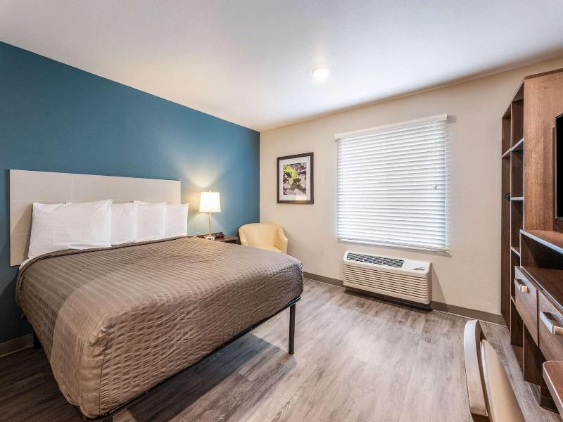 Woodspring Suites Linden image