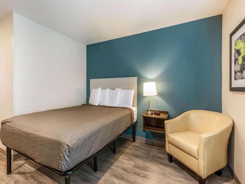 Woodspring Suites Linden image