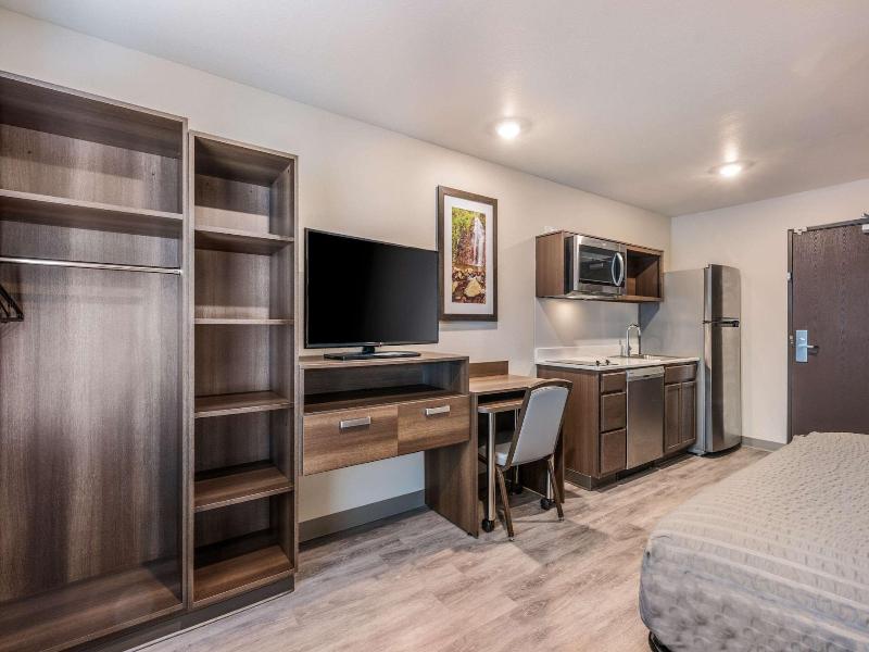 Woodspring Suites Linden image
