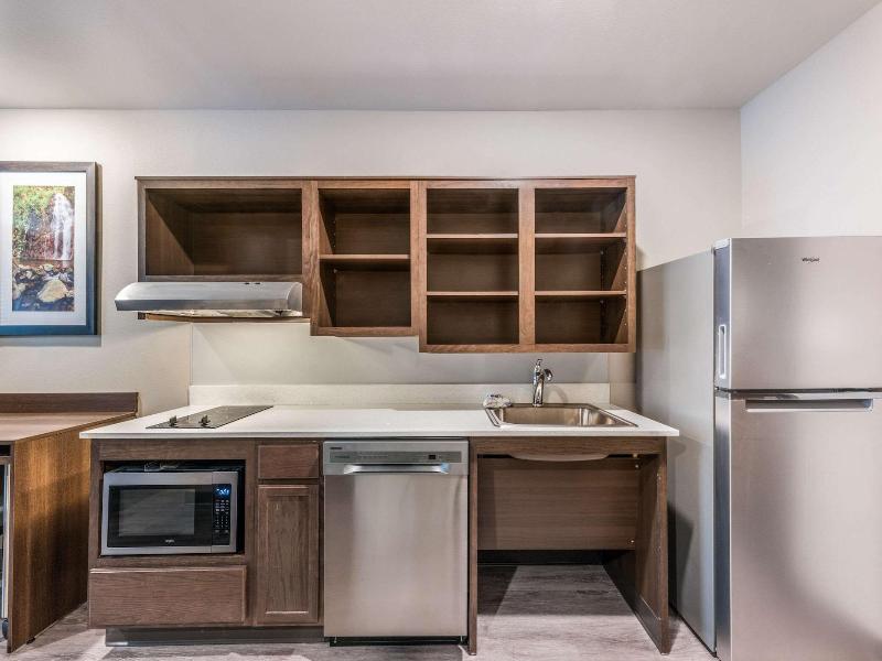 Woodspring Suites Linden image