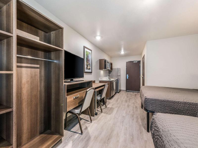 Woodspring Suites Linden image