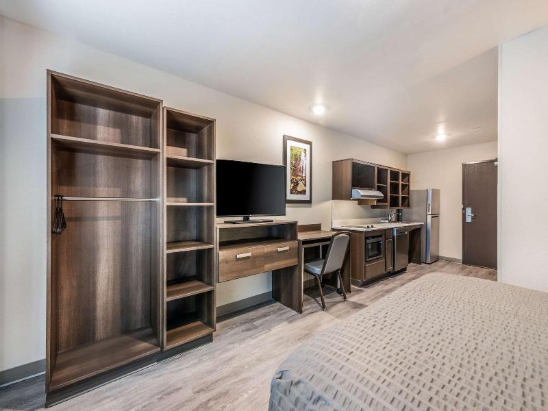 Woodspring Suites Linden image