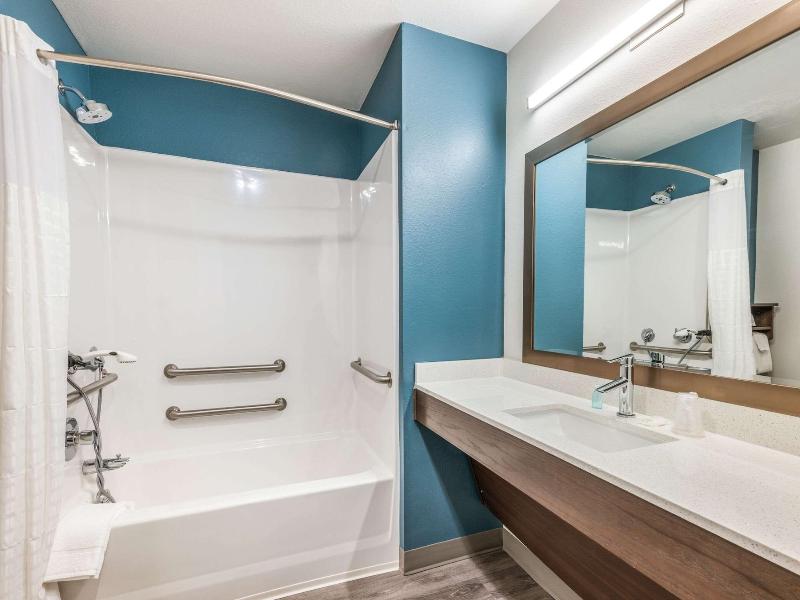 Woodspring Suites Linden image