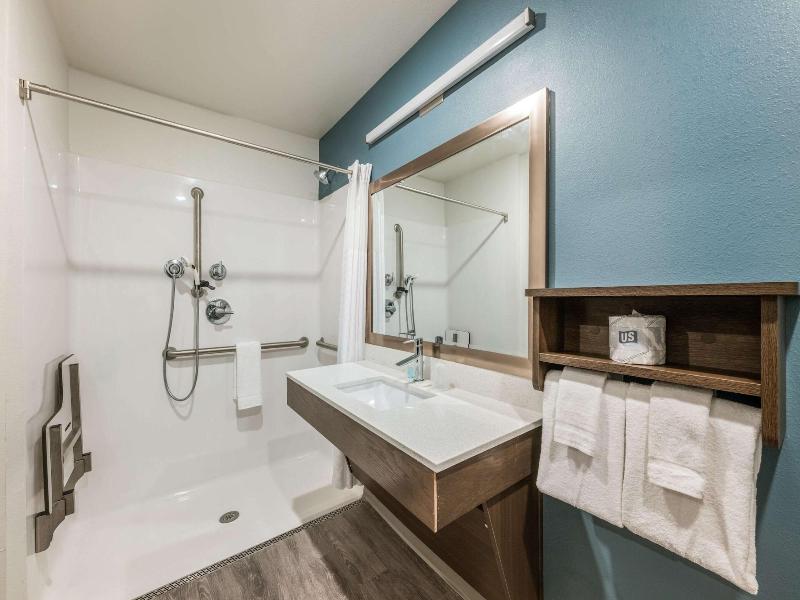 Woodspring Suites Linden image