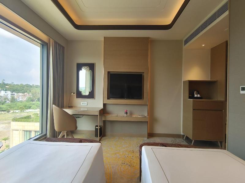 Taj Lakefront Bhopal image