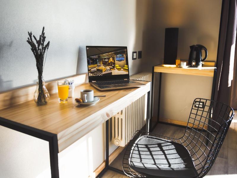 Hotel Ecomax image