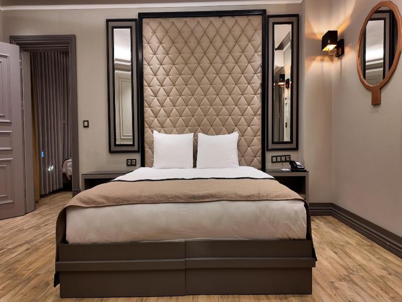 Lala Grand Hotel image