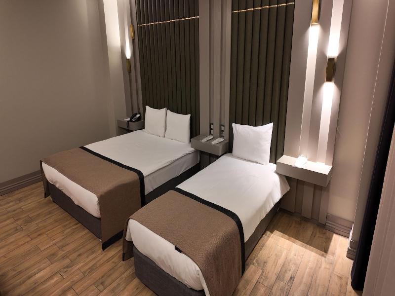 Lala Grand Hotel image