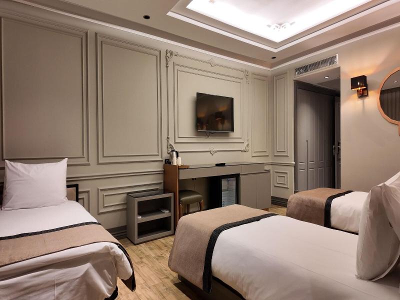 Lala Grand Hotel image