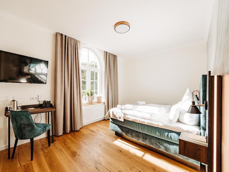 Schlosshotel Brilon-wald image