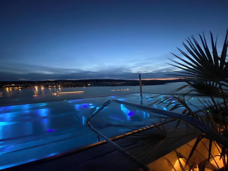 Hotel Riviera image
